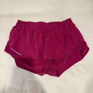 Lululemon Hotty Hot Low-Rise Shorts (2.5") | Ripened Raspberry | Size 10